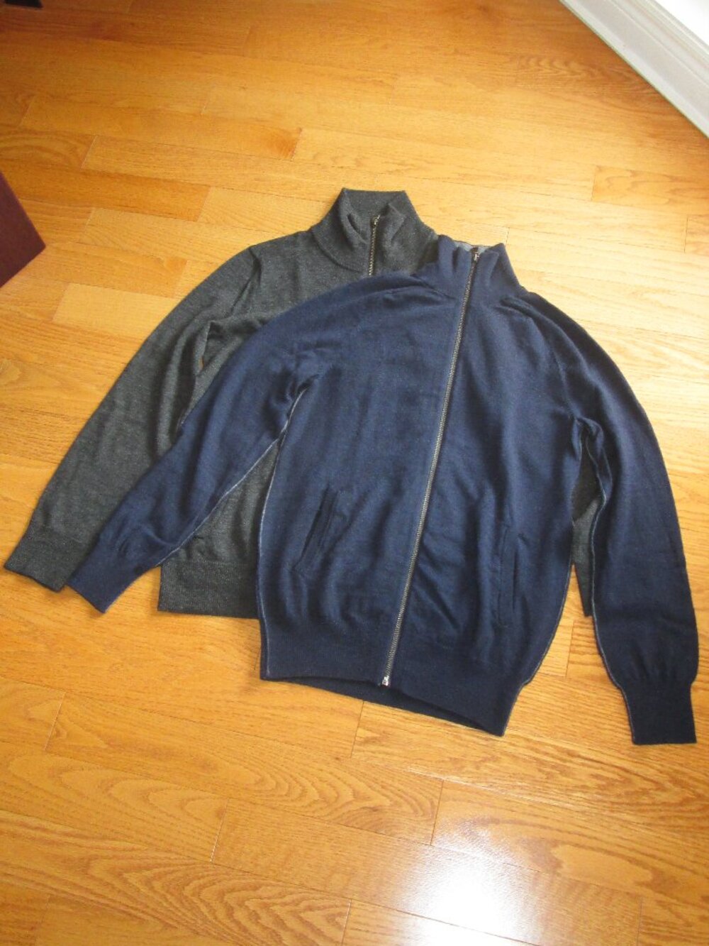New Men's Gap 100% Wool Navy Blue & Gray Full Zip Cardigan Sweater Size XS